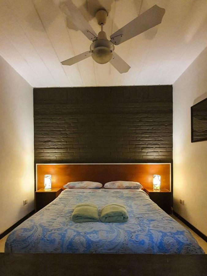 Hostel Carlos Gardel Buenos Aires Esterno foto