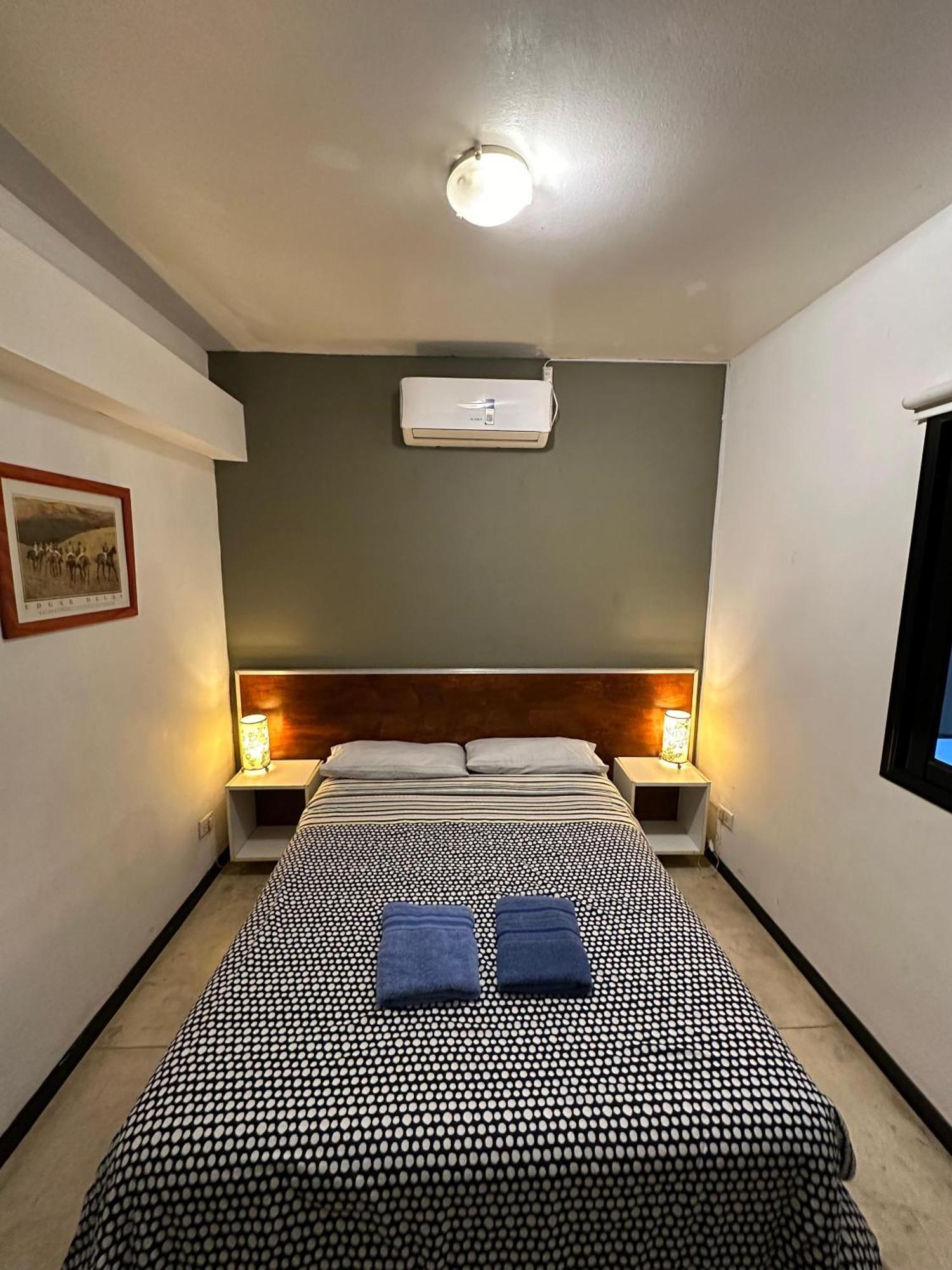 Hostel Carlos Gardel Buenos Aires Esterno foto
