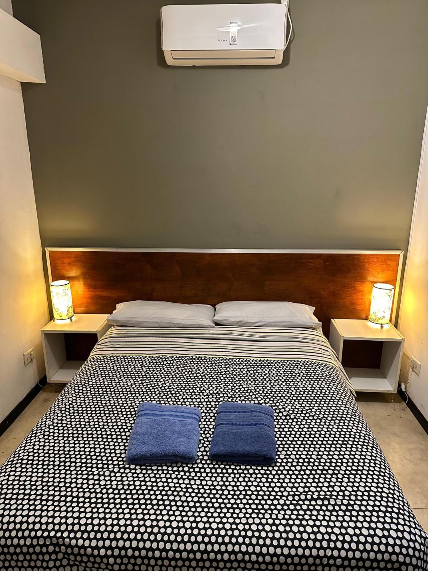 Hostel Carlos Gardel Buenos Aires Esterno foto